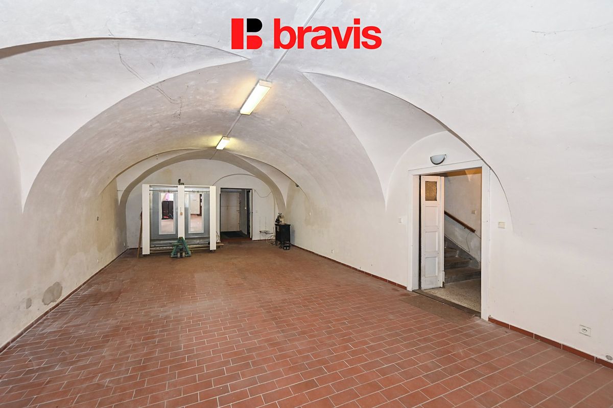 Prodej rodinného domu 420 m², pozemek 2346 m² – fotografie 3