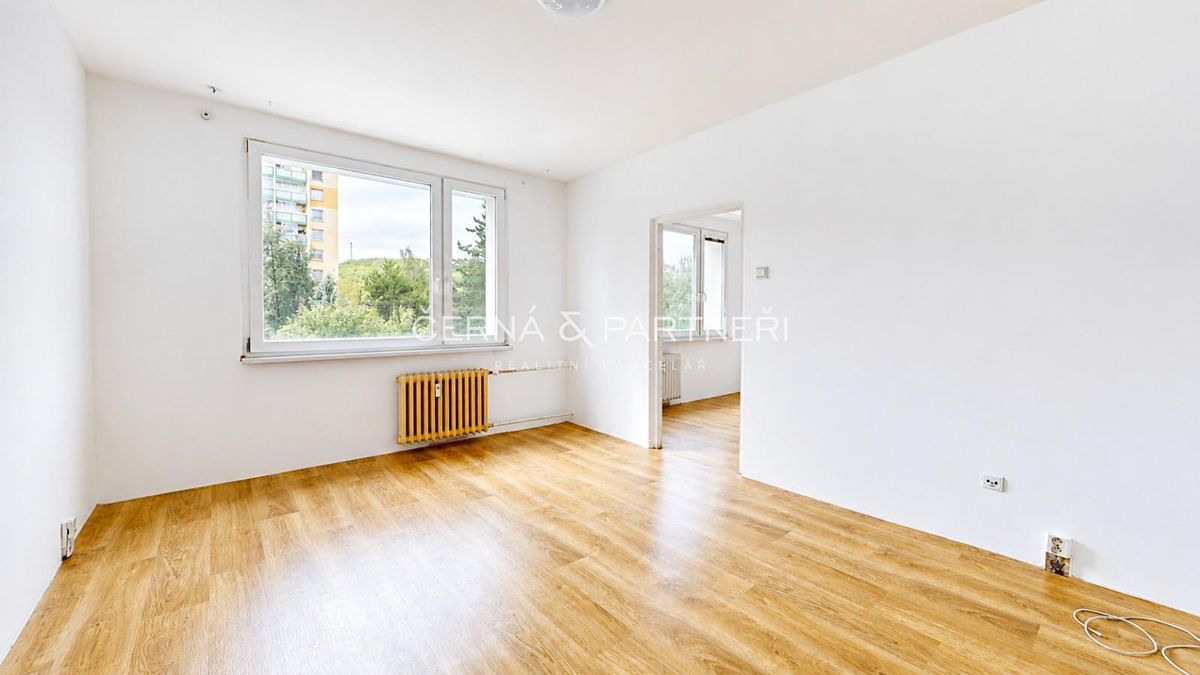 Pronájem bytu 1+1 37 m² – fotografie 3