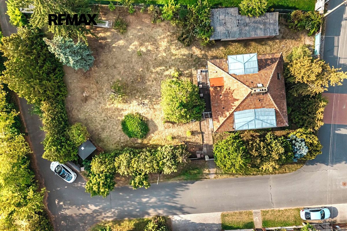 Prodej rodinného domu 140 m², pozemek 1095 m² – fotografie 2