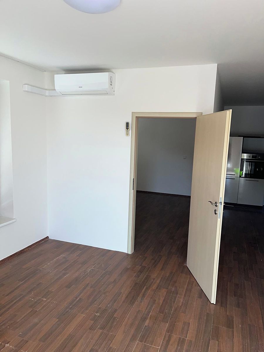 Pronájem bytu 2+1 50 m² – fotografie 4
