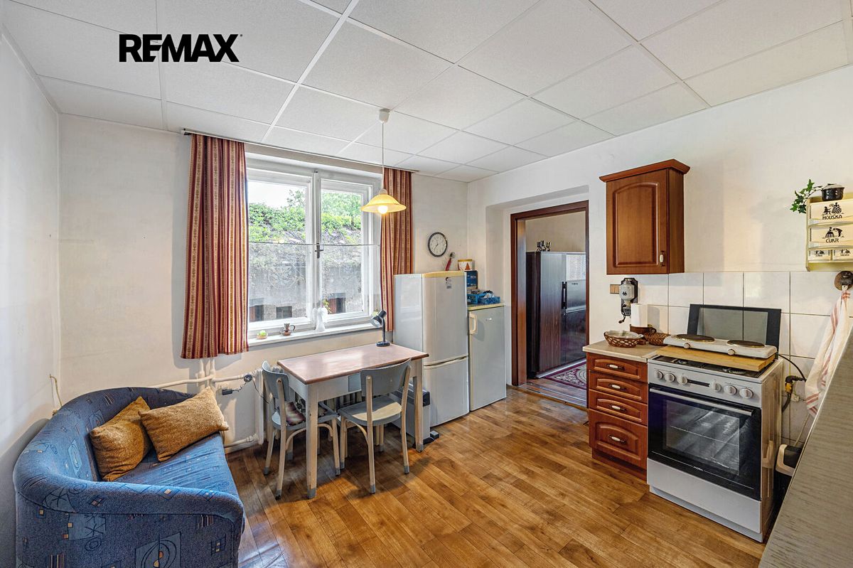 Prodej rodinného domu 288 m², pozemek 1399 m² – fotografie 5