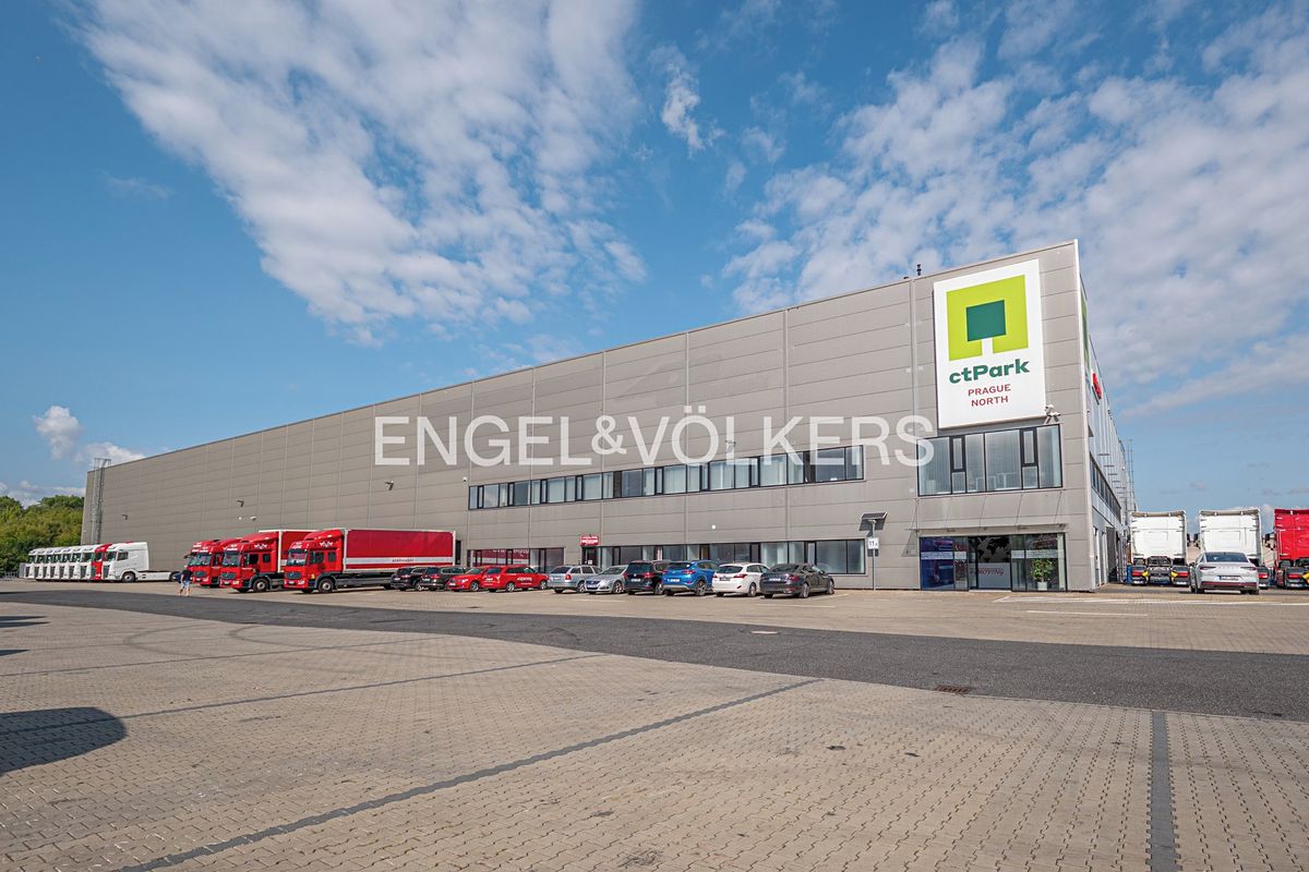 Pronájem skladového prostoru 300000 m² – fotografie 2