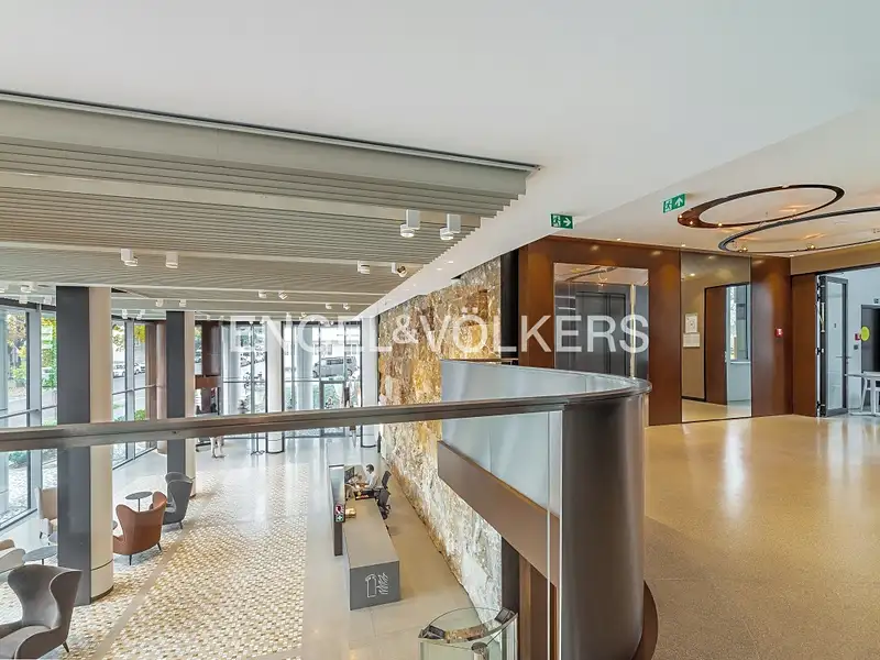 Pronájem kanceláře 208 m², Praha – náhled fotky 2