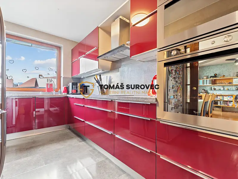 Prodej rodinného domu 240 m², pozemek 385 m², Horní Lideč – náhled fotky 2