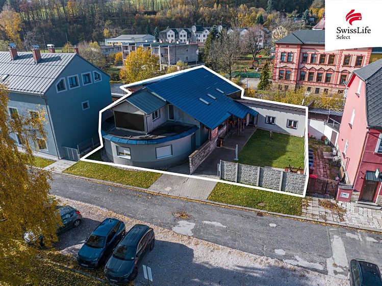 Haus zum Kauf, 703 m² (2 von 23)