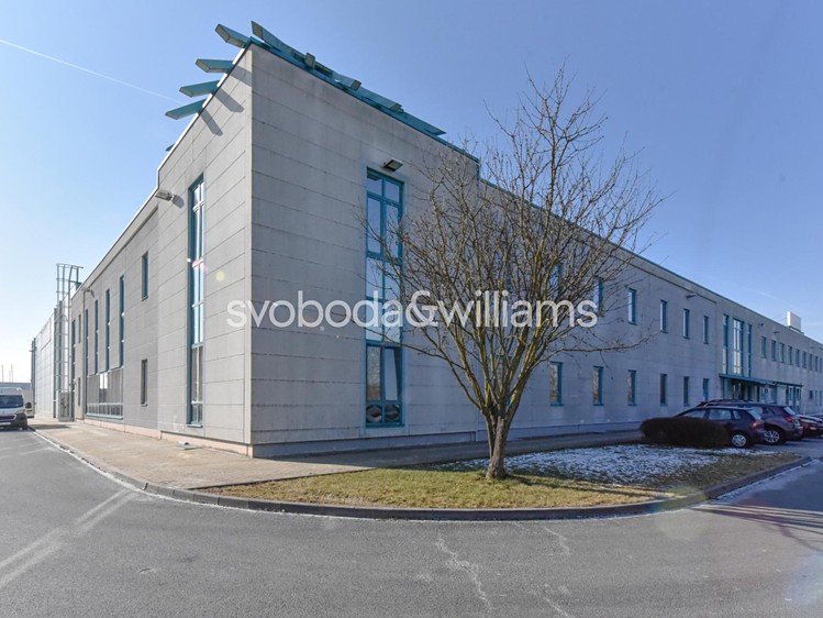 Pronájem komerčního prostoru, 5 000 m² (3 z 11)