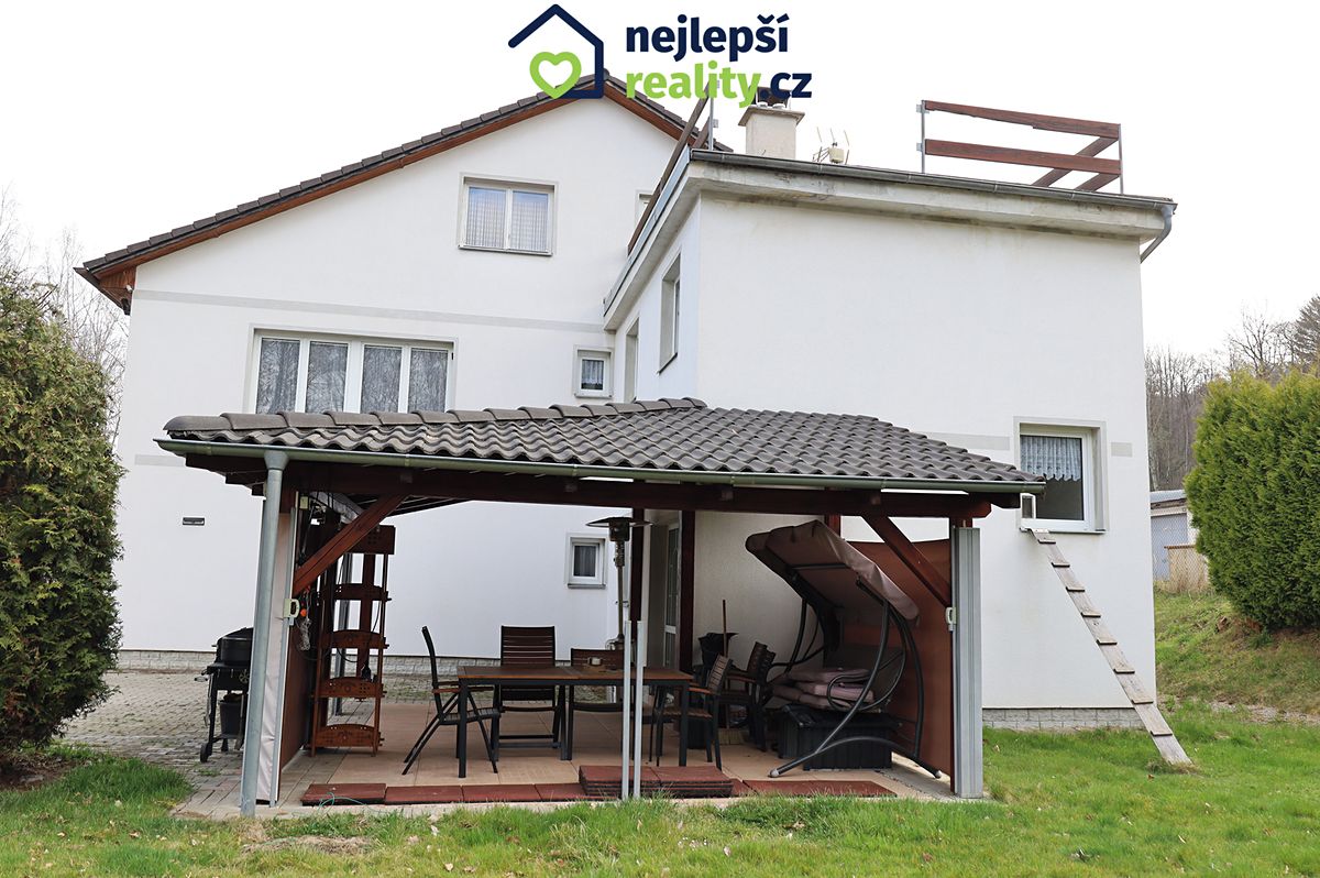 Prodej rodinného domu 450 m², pozemek 1561 m² – fotografie 2
