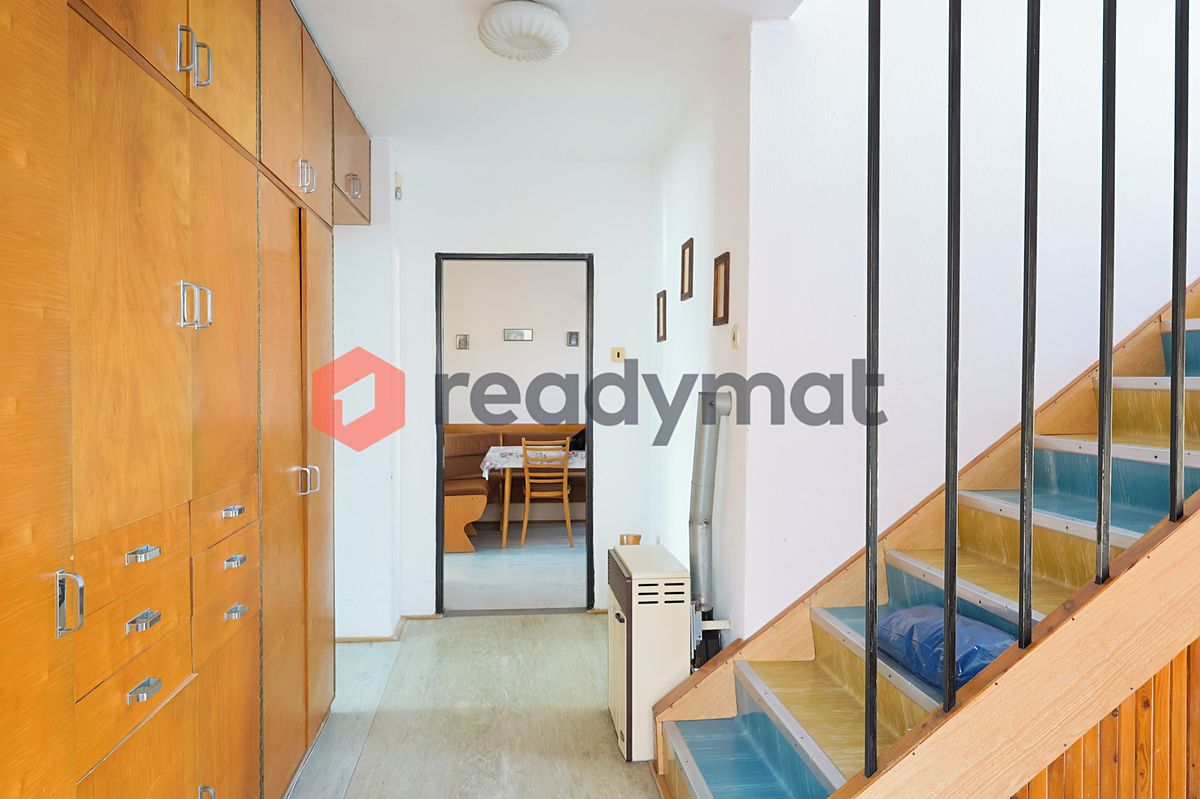 Prodej rodinného domu 200 m², pozemek 1110 m² – fotografie 5