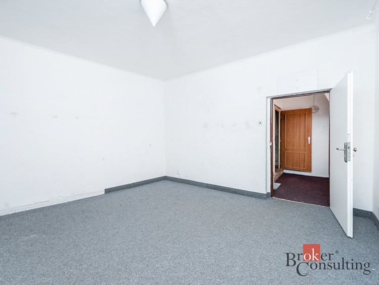 Комерційне приміщення на продаж, 145 м² (4 з 27)