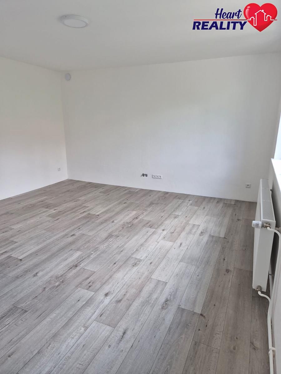 Pronájem bytu 3+kk 42 m² – fotografie 2