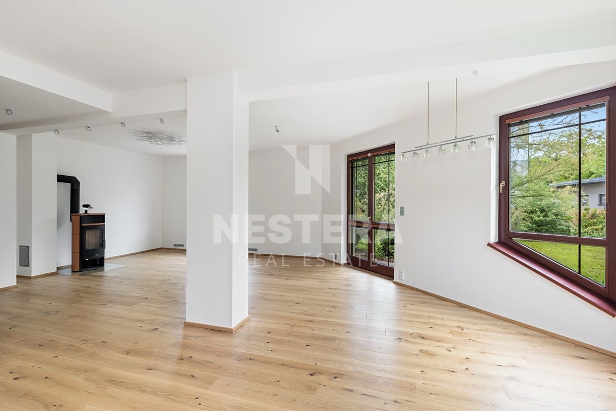Prodej rodinného domu 197 m², pozemek 840 m² – fotografie 3