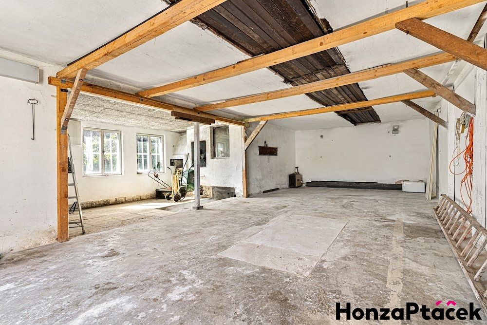 Prodej rodinného domu 237 m², pozemek 808 m² – fotografie 3