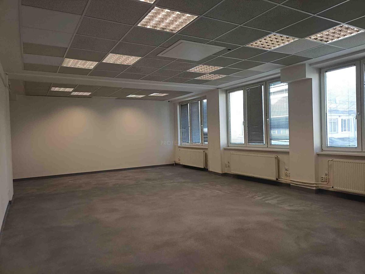 Pronájem skladového prostoru 1035 m² – fotografie 5