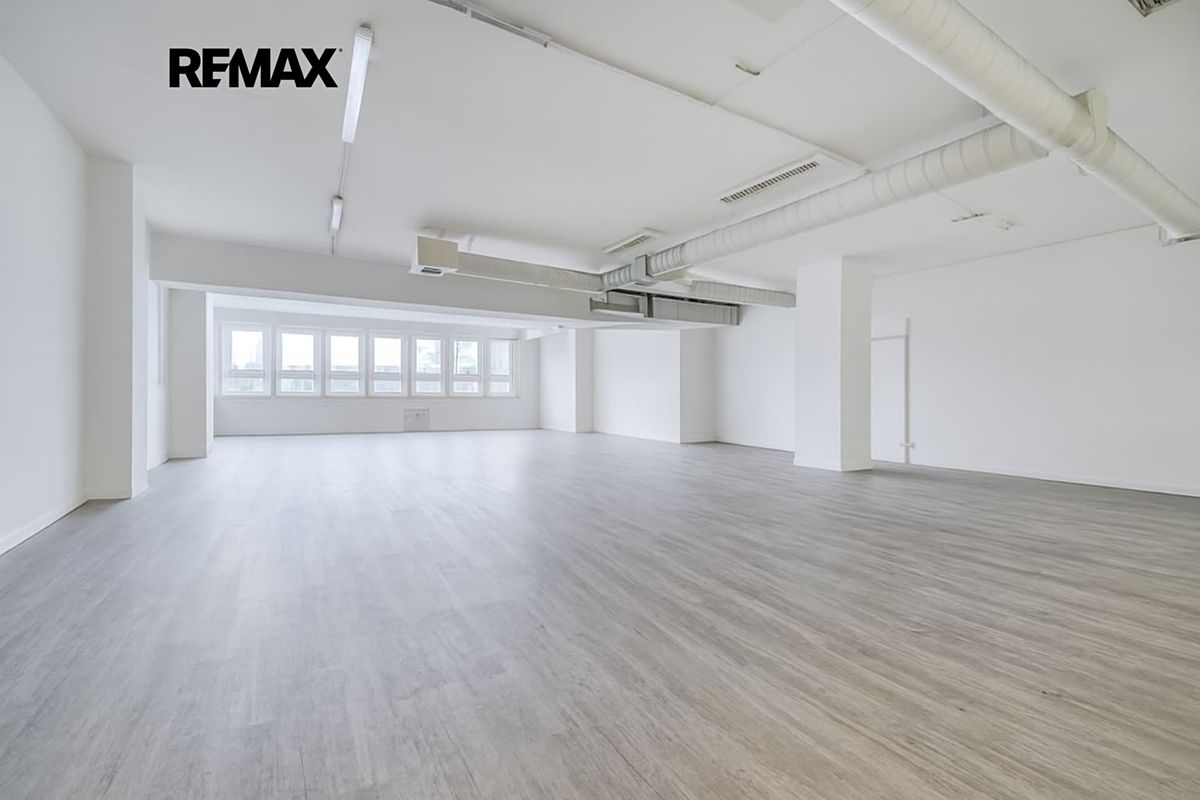 Pronájem obchodního prostoru 200 m² – fotografie 2
