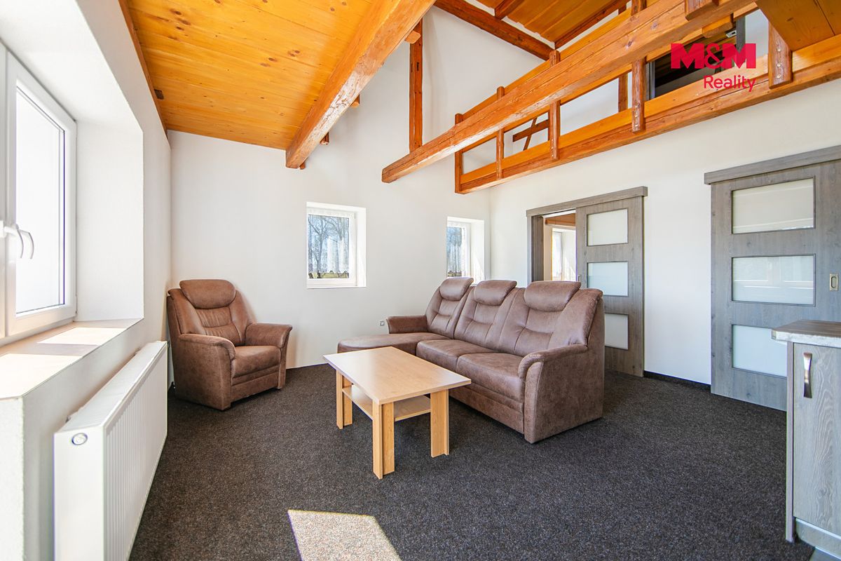 Prodej rodinného domu 160 m², pozemek 1476 m² – fotografie 4
