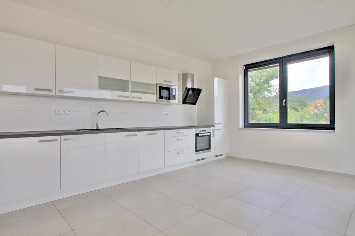 Pronájem bytu 2+kk 70 m² – fotografie 4