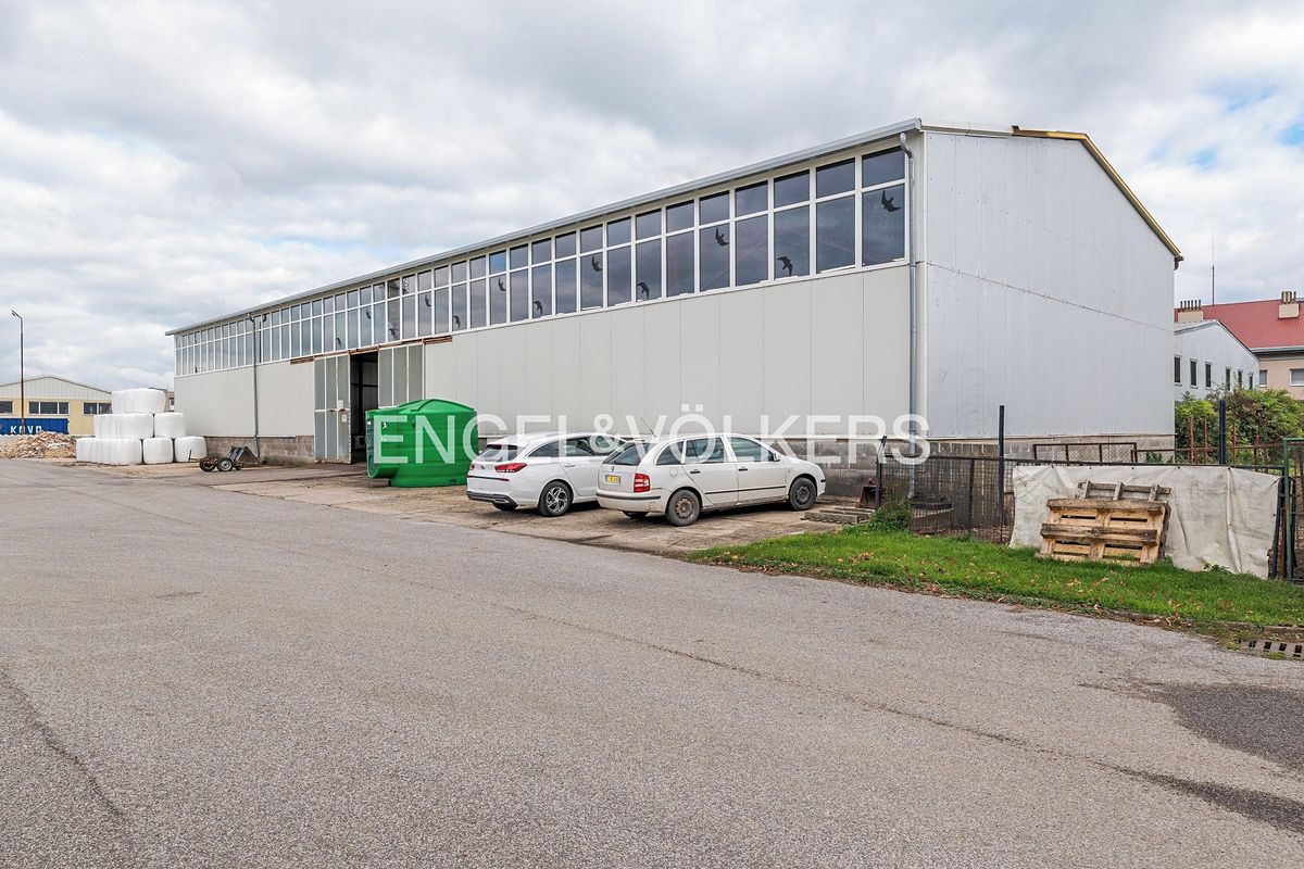 Pronájem skladového prostoru 663 m²