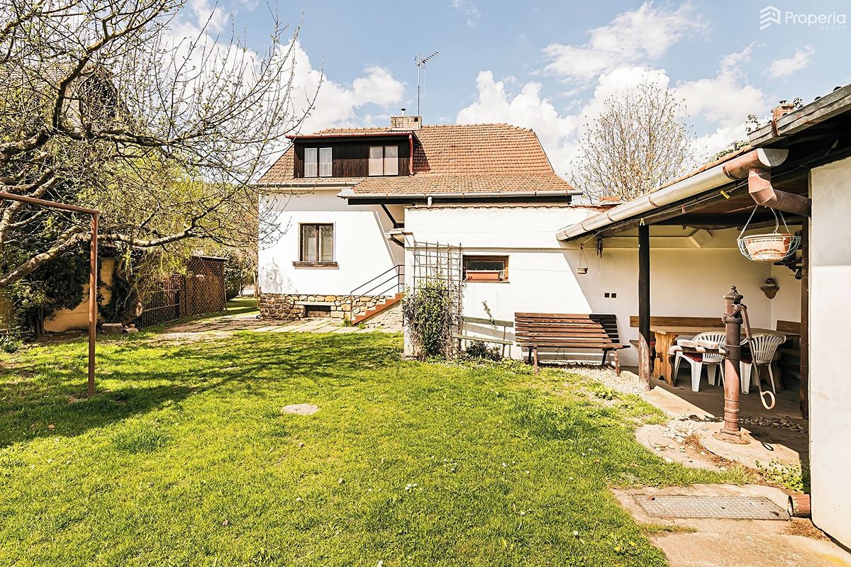 Prodej rodinného domu 188 m², pozemek 855 m²