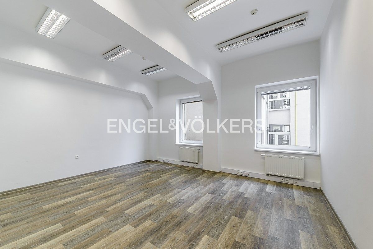 Pronájem kanceláře 18 m², Praha – fotka 1 z 3
