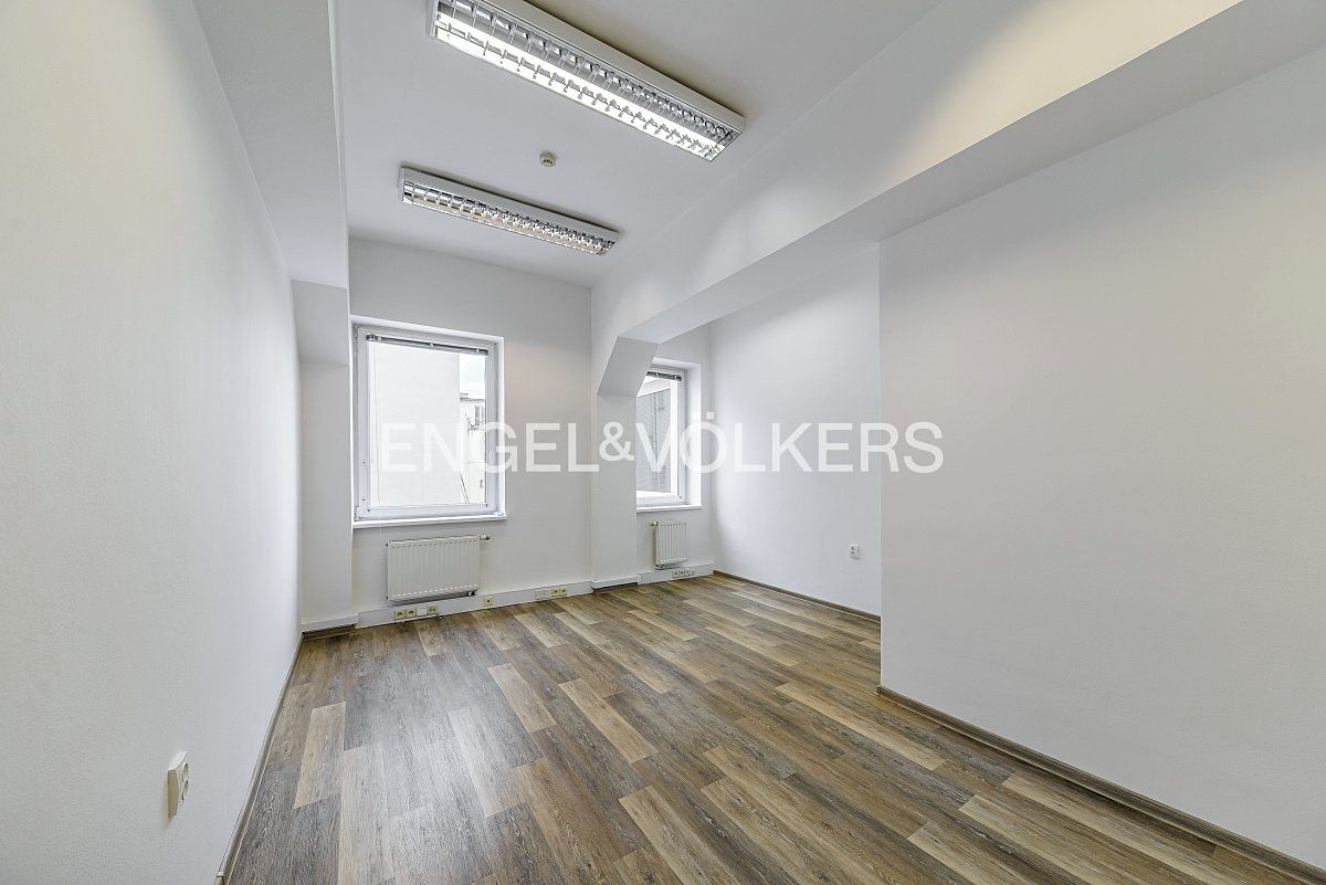 Pronájem kanceláře 19 m², Praha – fotka 1 z 3