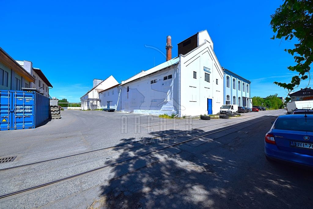Prodej skladového prostoru 1200 m²