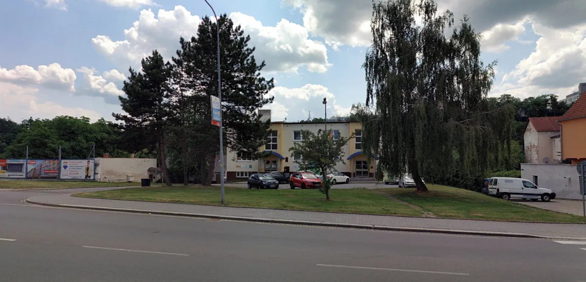 Prodej komerční nemovitosti 1360 m²