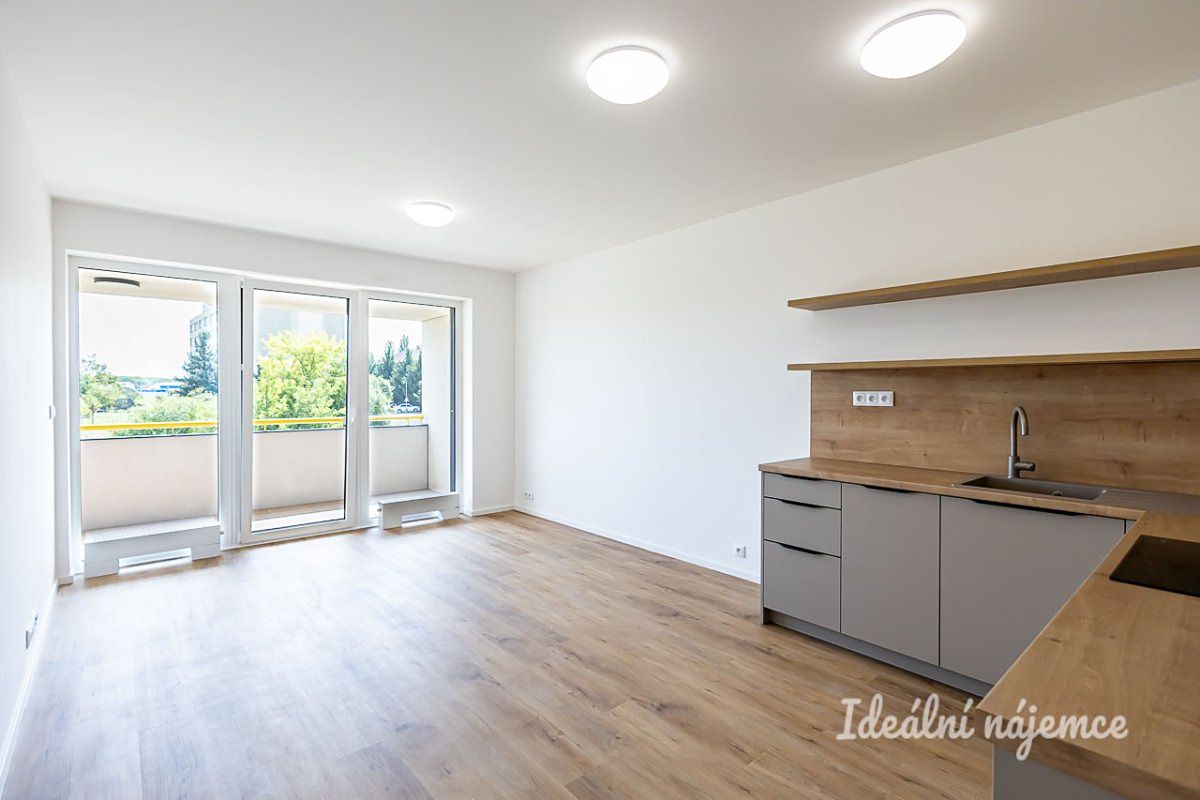 Pronájem bytu 2+kk 52 m² – fotografie 2