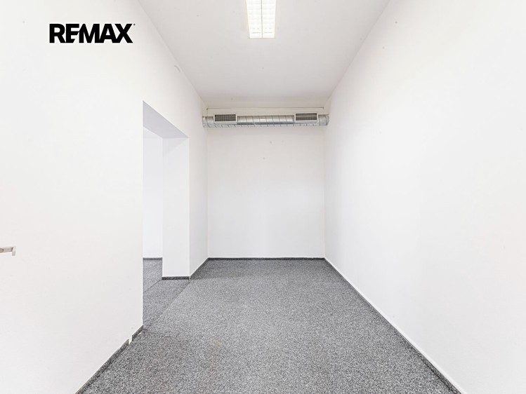 Pronájem komerčního prostoru, 2 043 m² (16 z 36)