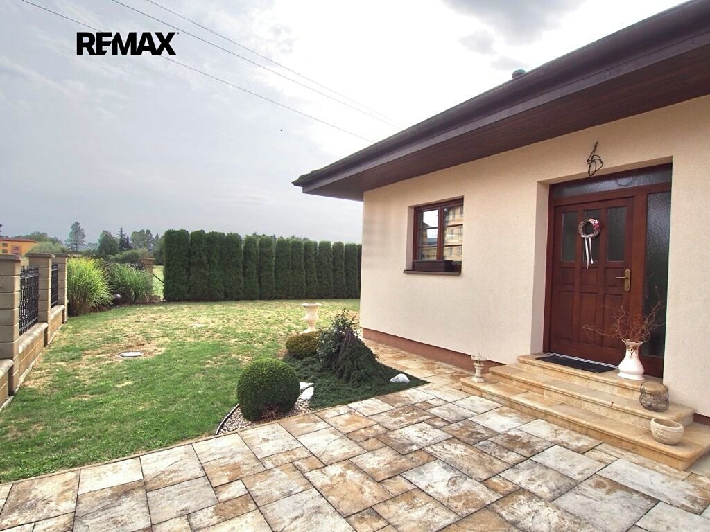 Prodej rodinného domu 126 m², pozemek 780 m² – fotografie 2