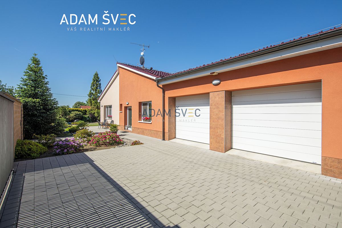 Prodej rodinného domu 359 m², pozemek 2576 m²