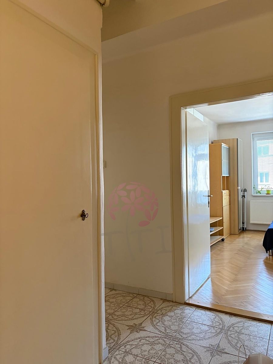 Pronájem bytu 1+1 51 m² – fotografie 4