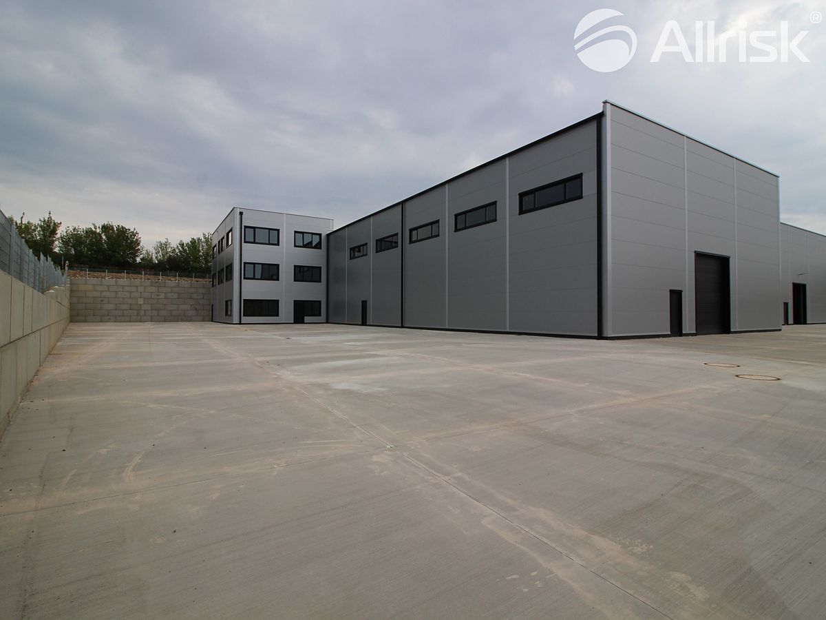Pronájem skladového prostoru 1200 m²