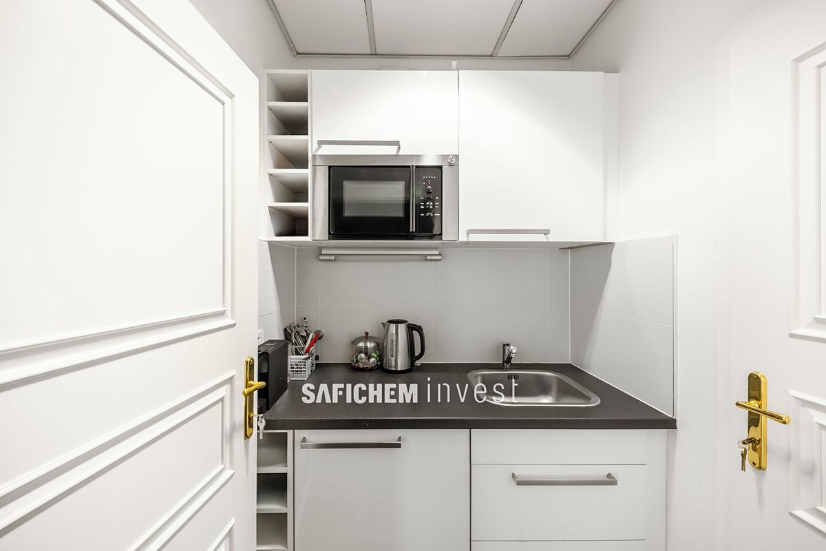 Pronájem kanceláře 170 m² – fotografie 3