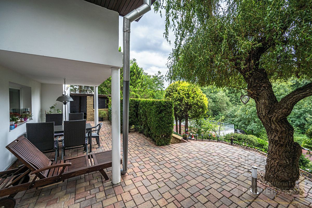 Prodej rodinného domu 166 m², pozemek 636 m² – fotografie 2