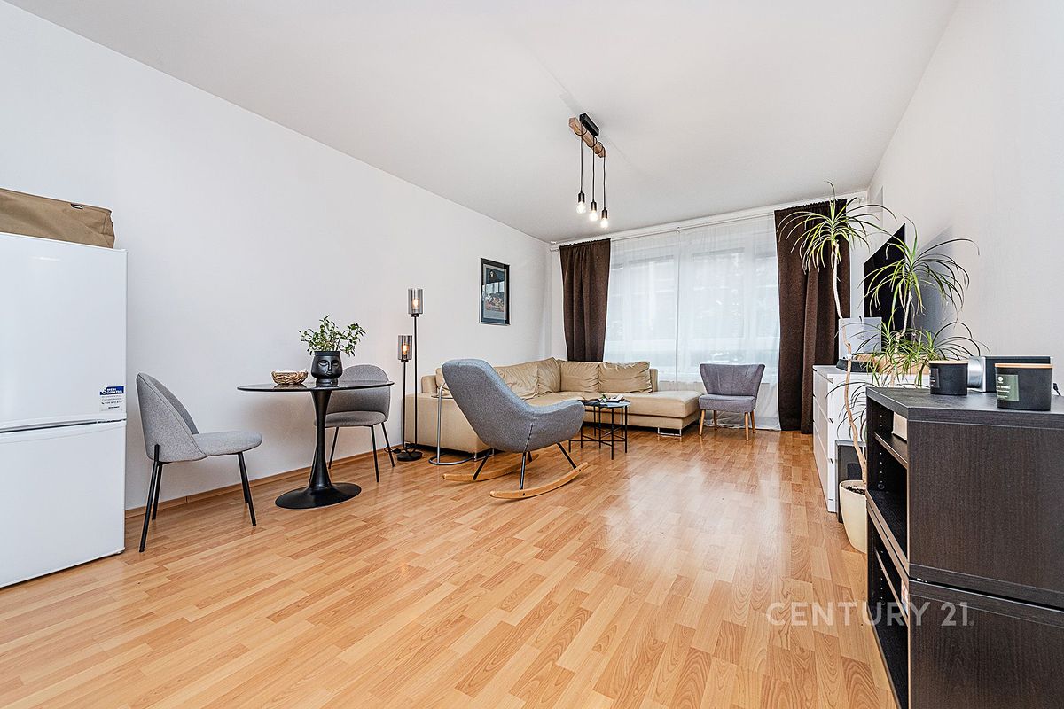 Pronájem bytu 2+kk 58 m² – fotografie 2