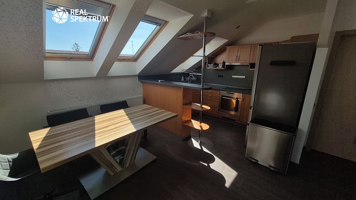 Pronájem bytu 2+kk 74 m² – fotografie 2
