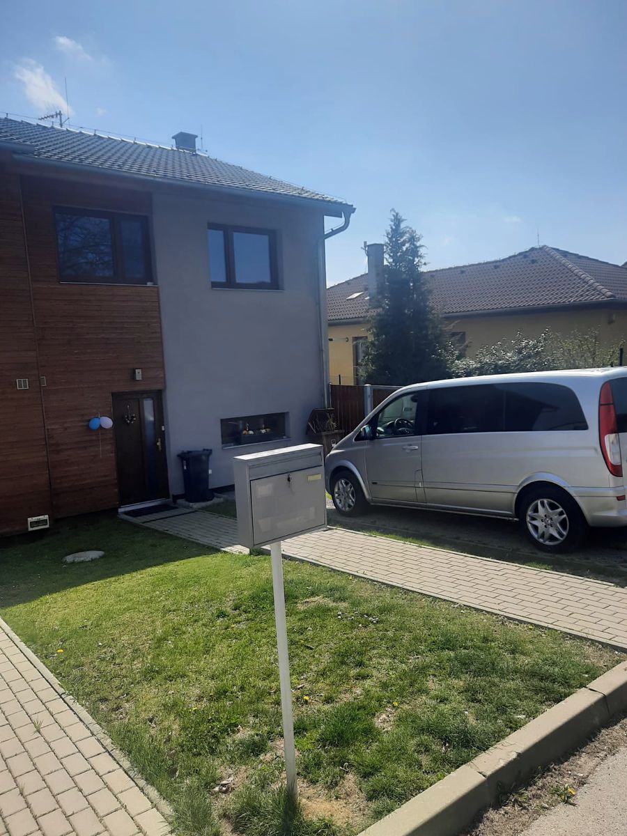 Prodej rodinného domu 100 m², pozemek 400 m² – fotografie 2