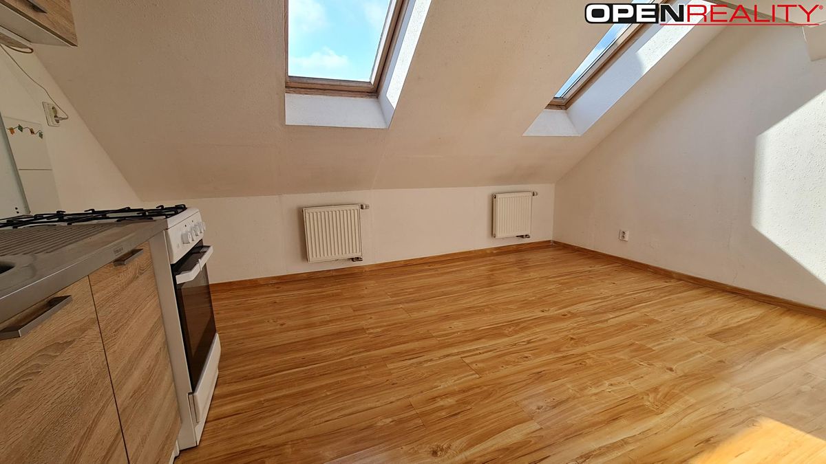 Pronájem bytu 4+1 90 m²