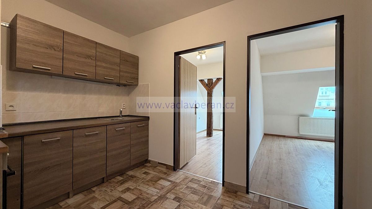 Pronájem bytu 2+1 45 m² – fotografie 4