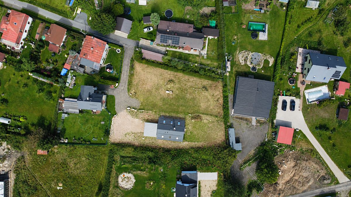 Prodej stavebního pozemku 796 m² – fotografie 2