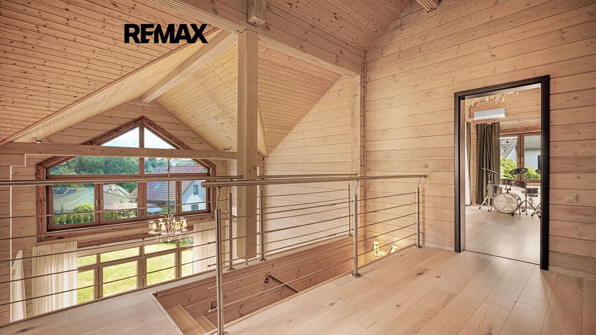 Prodej rodinného domu 226 m², pozemek 793 m² – fotografie 5