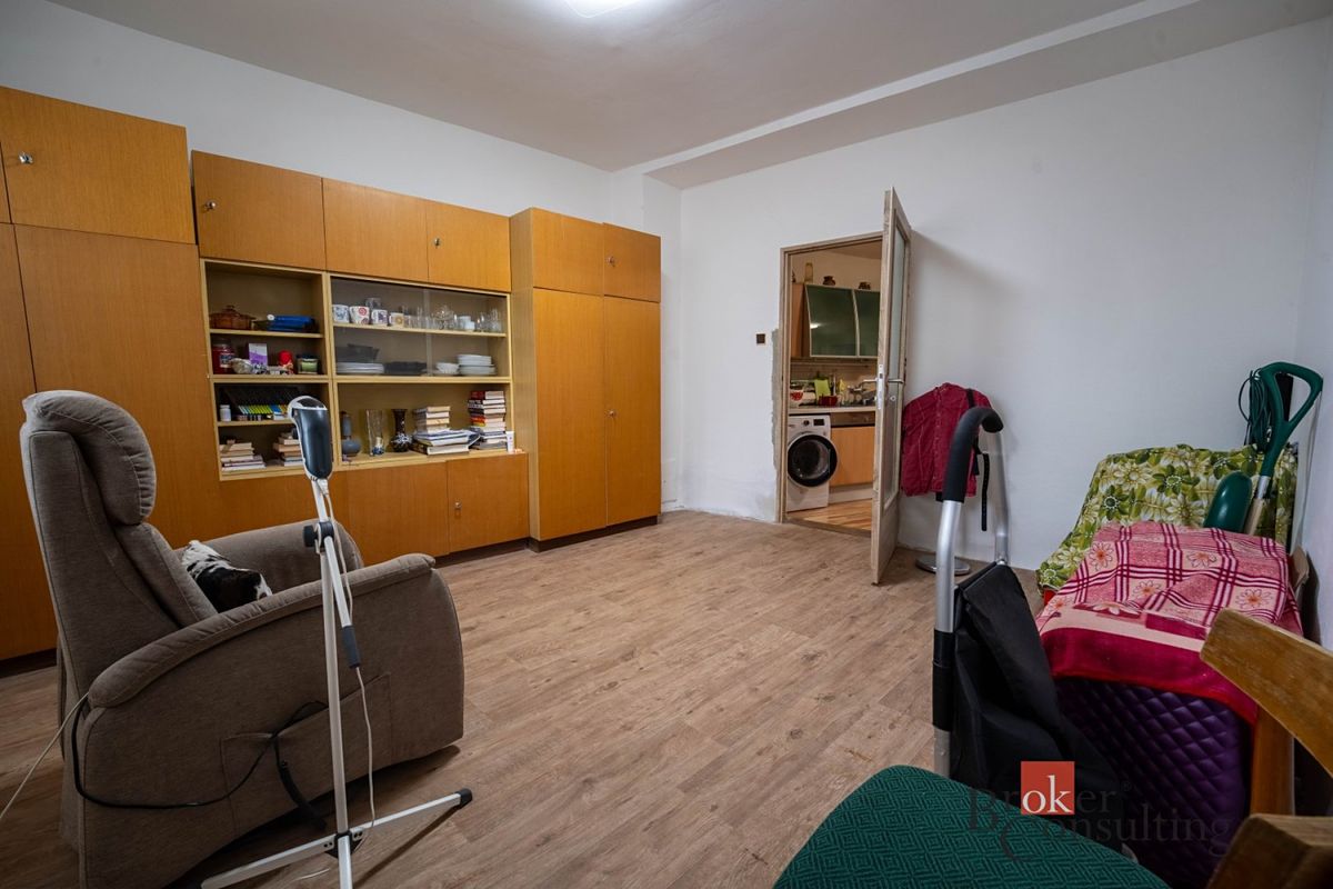 Prodej rodinného domu 160 m², pozemek 1000 m² – fotografie 4