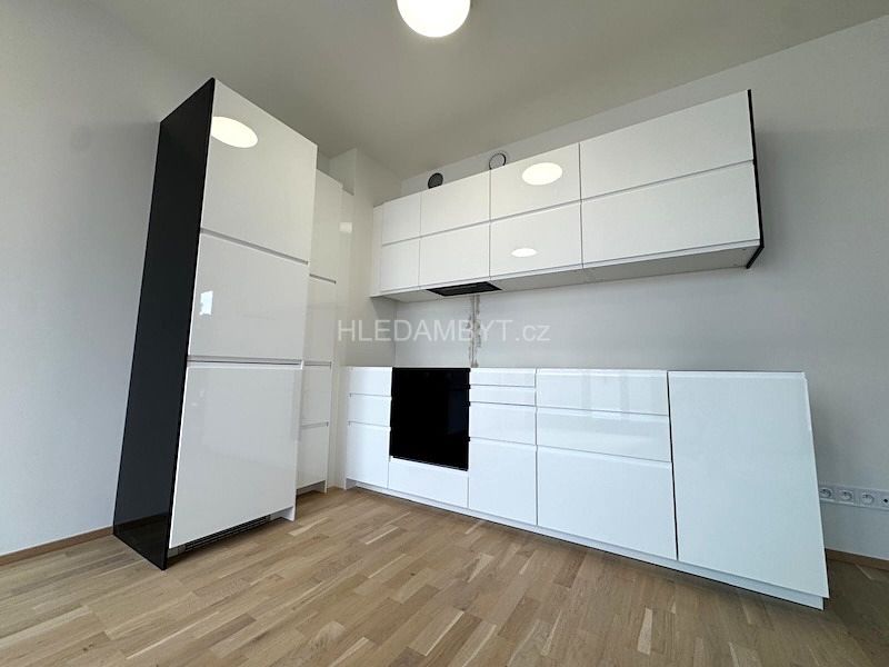 Pronájem bytu 1+kk 35 m² – fotografie 5