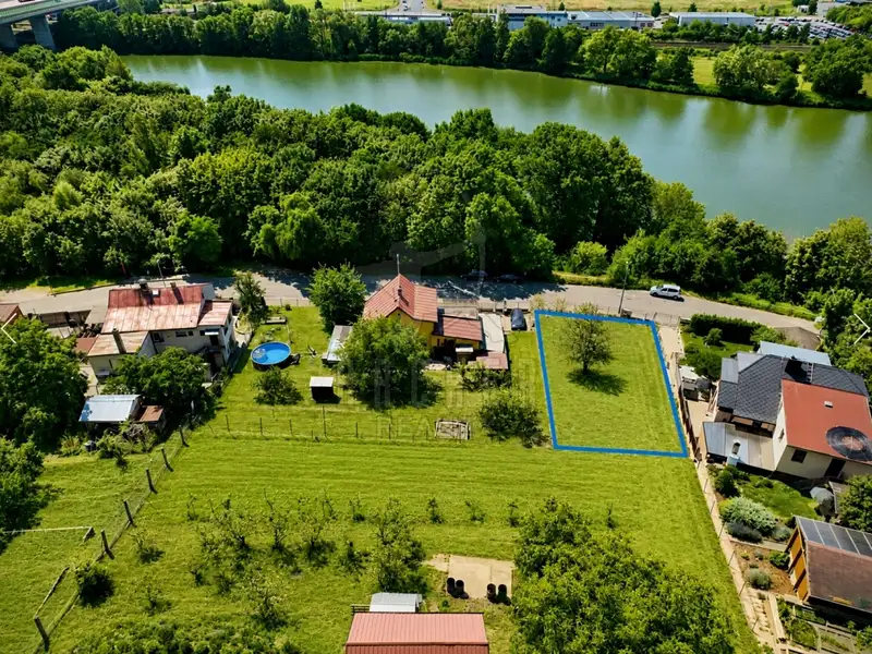 Prodej stavebního pozemku 530 m², Praha – náhled fotky 2