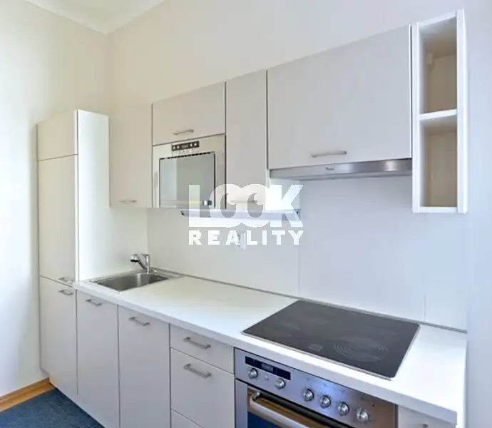 Pronájem bytu 3+1 75 m², Praha – náhled fotky 3