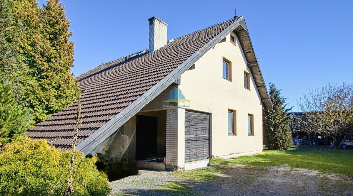 Prodej rodinného domu 195 m², pozemek 795 m²