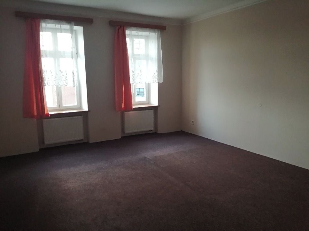 Pronájem bytu 2+1 85 m² – fotografie 2