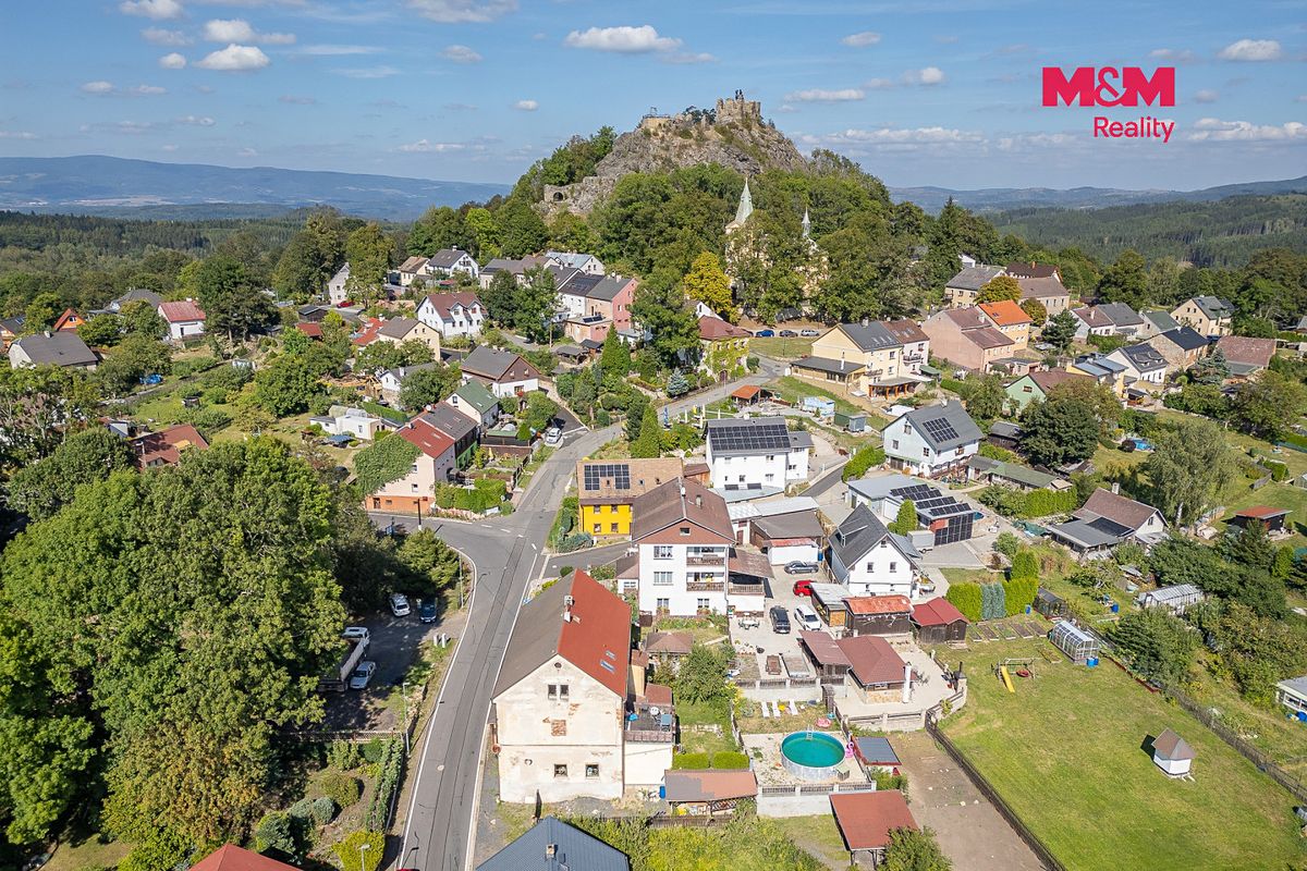 Prodej rodinného domu 518 m², pozemek 394 m² – fotografie 2