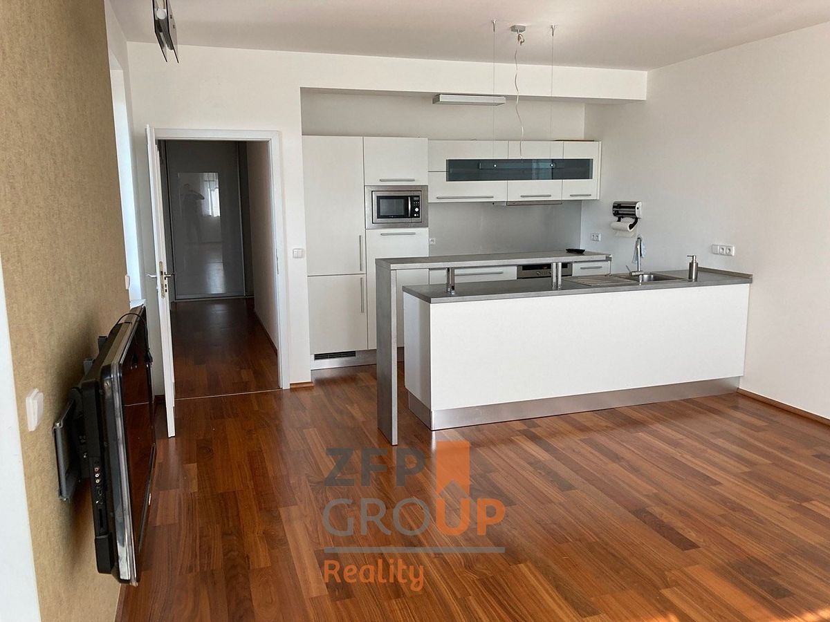 Pronájem bytu 3+kk 84 m²