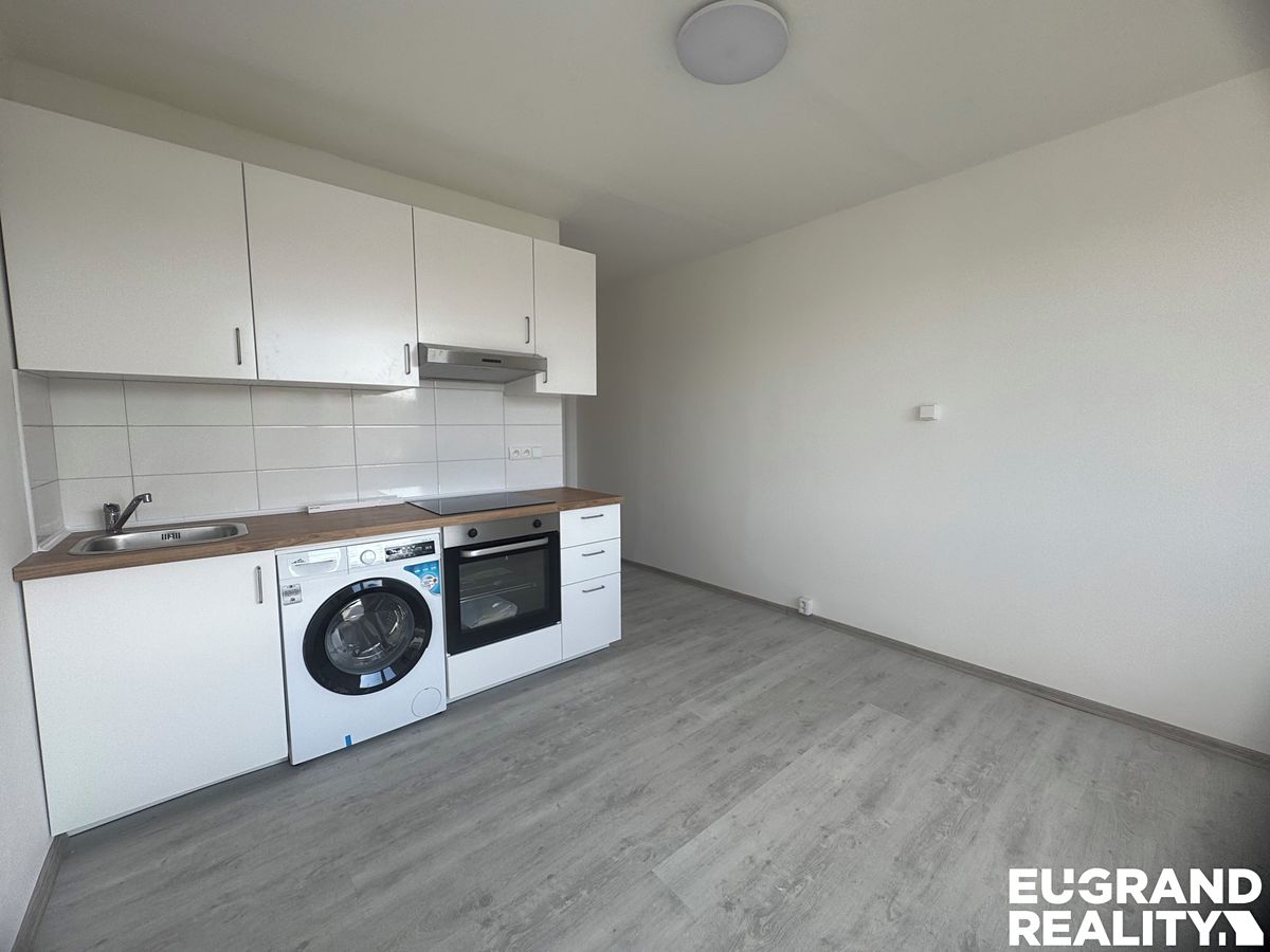 Pronájem bytu 1+kk 22 m² – fotografie 2